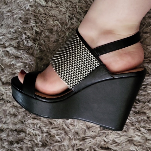 Torrid Wedge Sandals - Picture 4 of 16